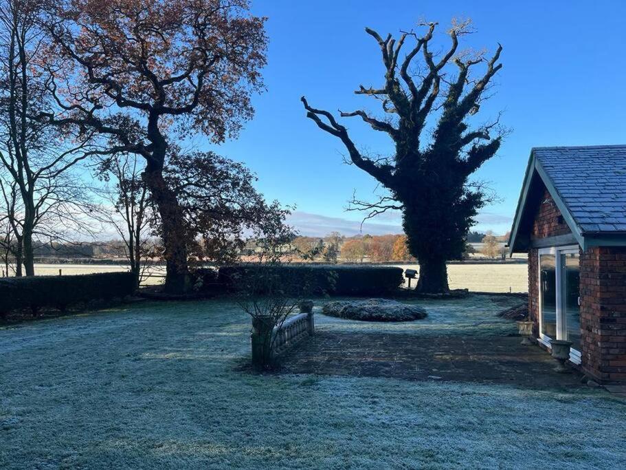 Вилла Brownhills Eaton  Экстерьер фото