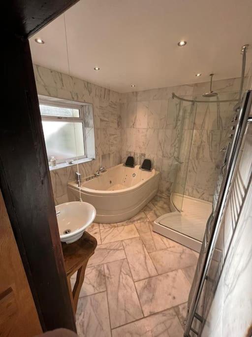 Вилла Brownhills Eaton  Экстерьер фото