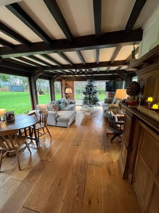Вилла Brownhills Eaton  Экстерьер фото