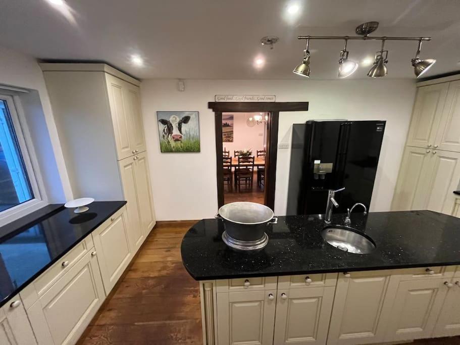 Вилла Brownhills Eaton  Экстерьер фото